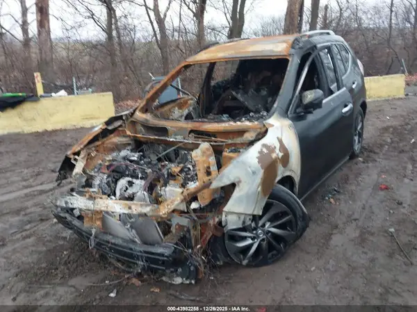 KNMAT2MV5GP706802 2016 NISSAN ROGUE - Image 2