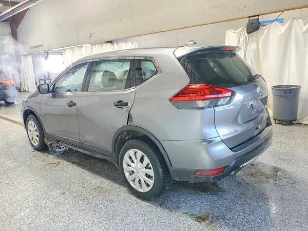 KNMAT2MV5HP508626 2017 NISSAN ROGUE - Image 2