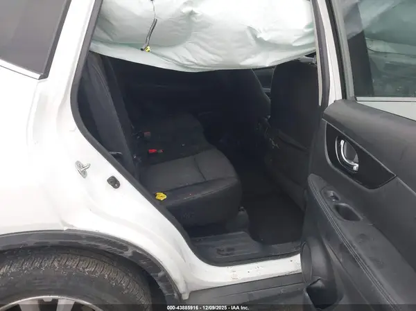 KNMAT2MV5HP508688 2017 NISSAN ROGUE - Image 8