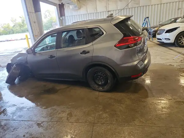 KNMAT2MV5HP513020 2017 NISSAN ROGUE - Image 2