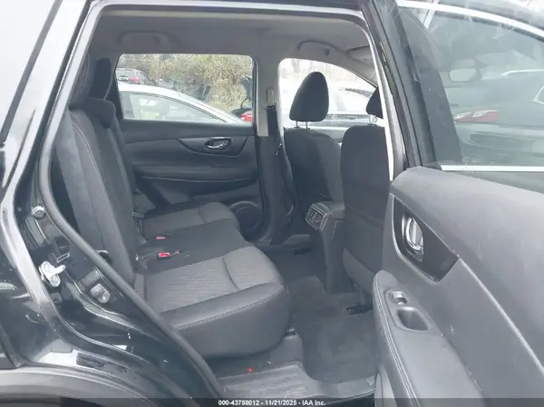 KNMAT2MV5HP518699 2017 NISSAN ROGUE - Image 8