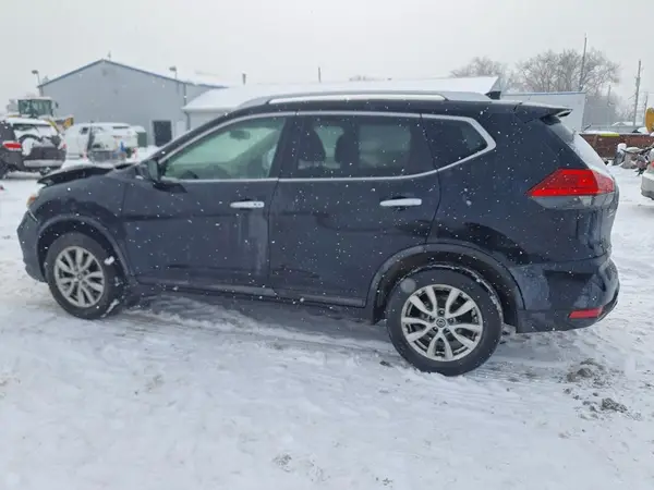 KNMAT2MV5HP523028 2017 NISSAN ROGUE - Image 2