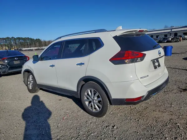 KNMAT2MV5HP530206 2017 NISSAN ROGUE - Image 2