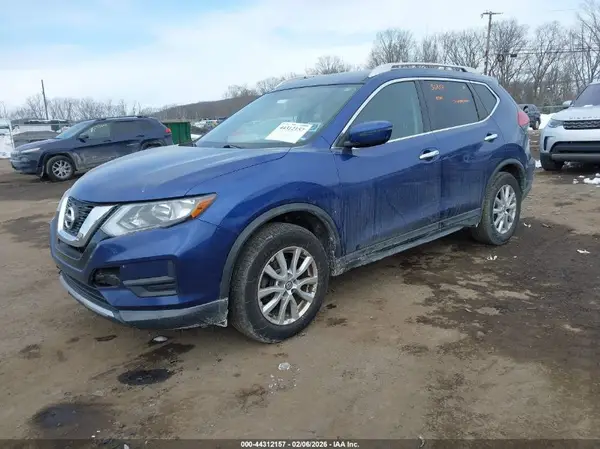 KNMAT2MV5HP530268 2017 NISSAN ROGUE - Image 2