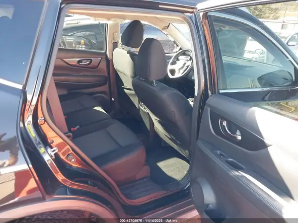 KNMAT2MV5HP538273 2017 NISSAN ROGUE - Image 8