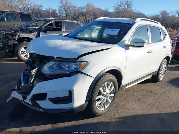 KNMAT2MV5HP549063 2017 NISSAN ROGUE - Image 2