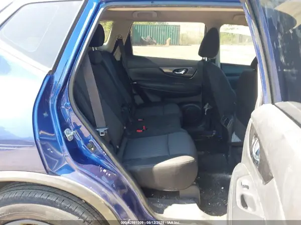KNMAT2MV5HP550049 2017 NISSAN ROGUE - Image 8