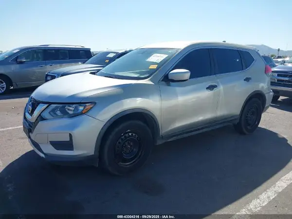 KNMAT2MV5HP554487 2017 NISSAN ROGUE - Image 2