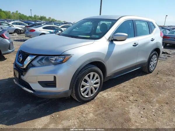 KNMAT2MV5HP561987 2017 NISSAN ROGUE - Image 2