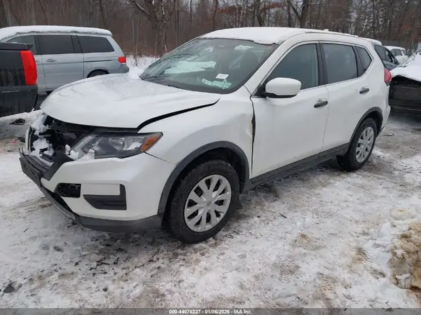 KNMAT2MV5HP563223 2017 NISSAN ROGUE - Image 2