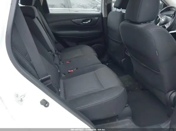 KNMAT2MV5HP563223 2017 NISSAN ROGUE - Image 8