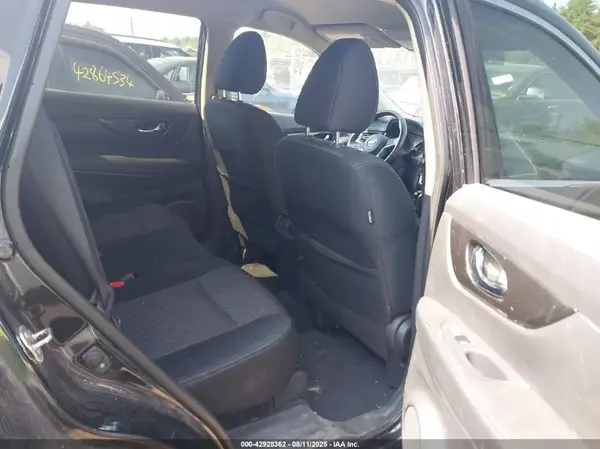 KNMAT2MV5HP563304 2017 NISSAN ROGUE - Image 8