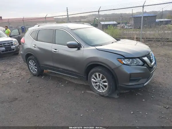 KNMAT2MV5HP567546 2017 NISSAN ROGUE - Image 1