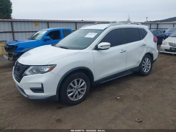 KNMAT2MV5HP569118 2017 NISSAN ROGUE - Image 2