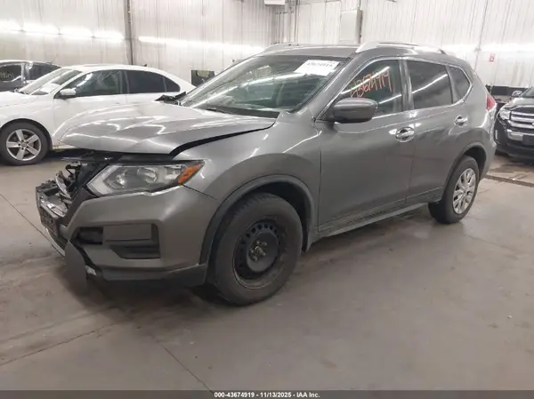 KNMAT2MV5HP571743 2017 NISSAN ROGUE - Image 2