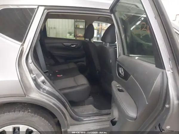 KNMAT2MV5HP571743 2017 NISSAN ROGUE - Image 8