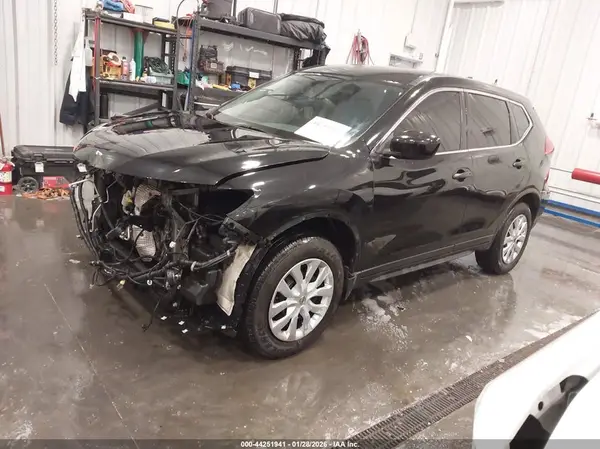 KNMAT2MV5HP573721 2017 NISSAN ROGUE - Image 2