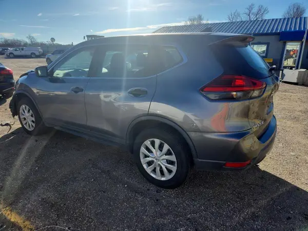 KNMAT2MV5HP575646 2017 NISSAN ROGUE - Image 2