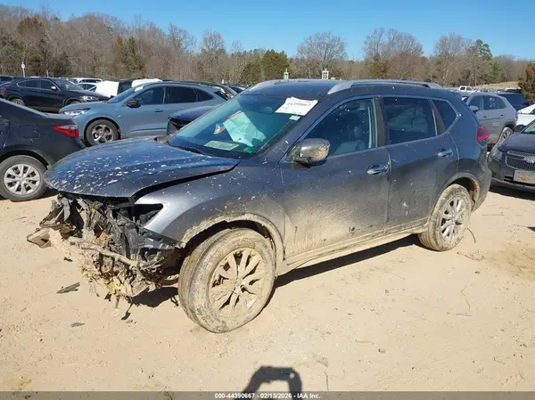 KNMAT2MV5HP576716 2017 NISSAN ROGUE - Image 2