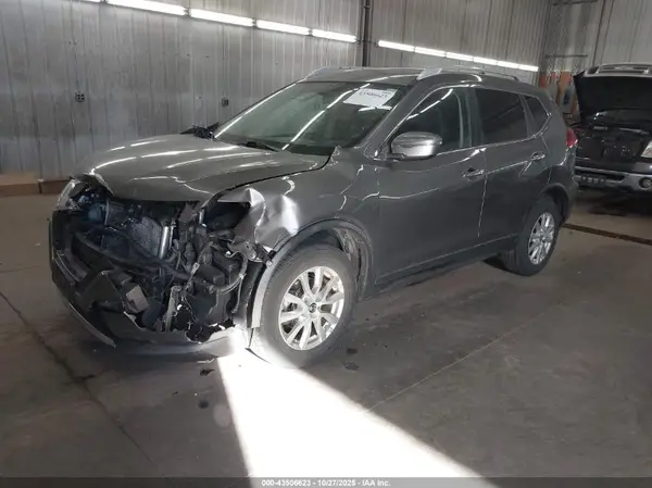 KNMAT2MV5HP579356 2017 NISSAN ROGUE - Image 2