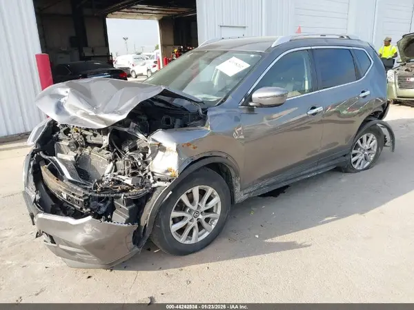 KNMAT2MV5HP580877 2017 NISSAN ROGUE - Image 2