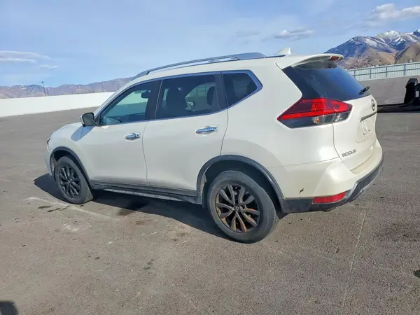 KNMAT2MV5HP586386 2017 NISSAN ROGUE - Image 2