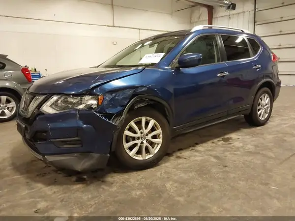 KNMAT2MV5HP596478 2017 NISSAN ROGUE - Image 2
