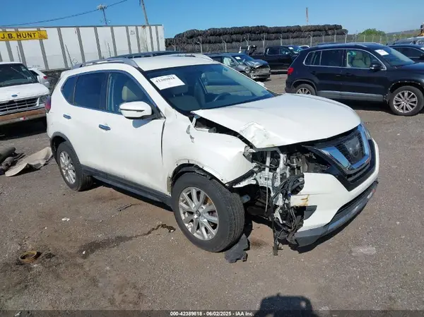 KNMAT2MV5HP599039 2017 NISSAN ROGUE - Image 1