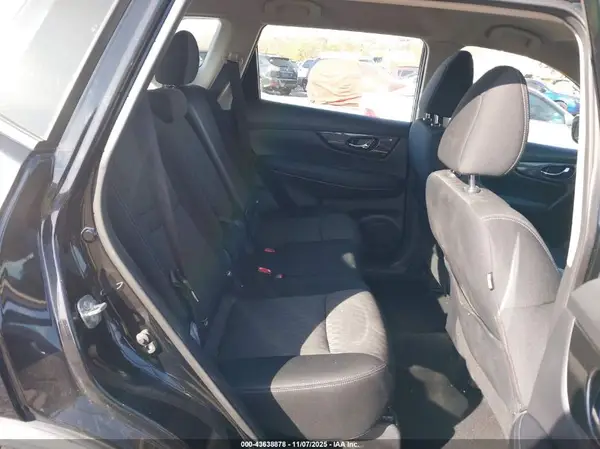 KNMAT2MV5HP604417 2017 NISSAN ROGUE - Image 8