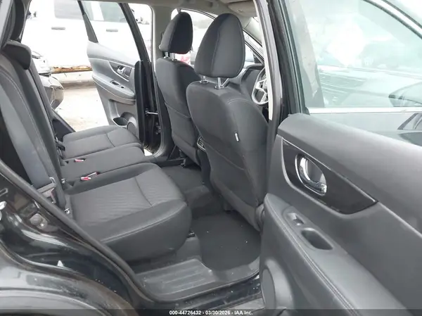 KNMAT2MV5HP606538 2017 NISSAN ROGUE - Image 8