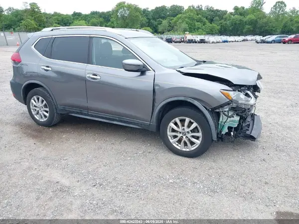 KNMAT2MV5HP607396 2017 NISSAN ROGUE - Image 1