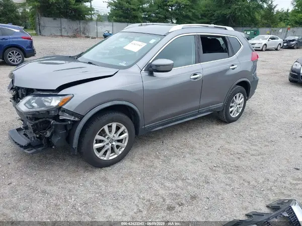 KNMAT2MV5HP607396 2017 NISSAN ROGUE - Image 2