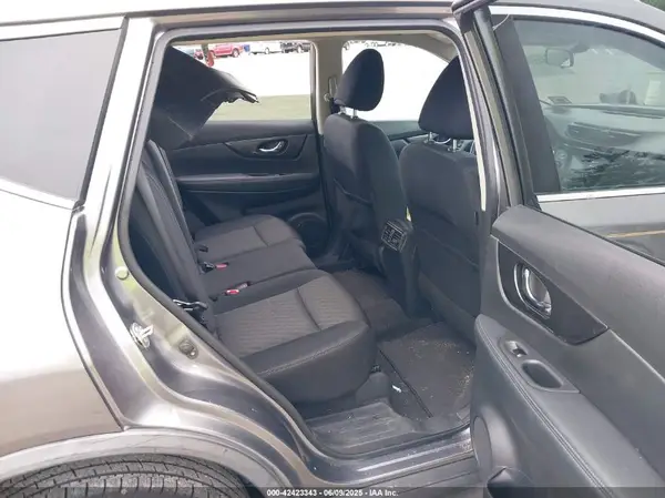 KNMAT2MV5HP607396 2017 NISSAN ROGUE - Image 8