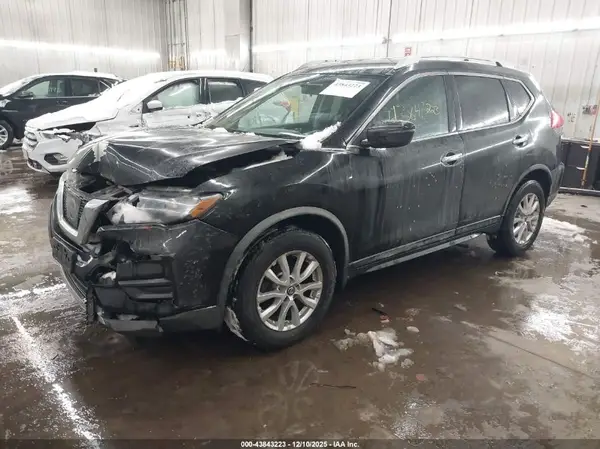 KNMAT2MV5HP608726 2017 NISSAN ROGUE - Image 2