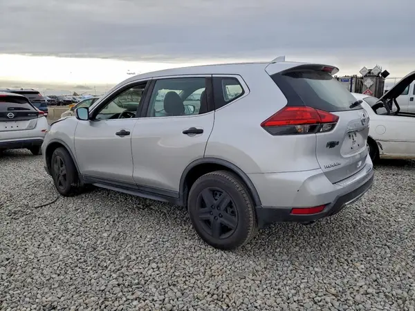 KNMAT2MV5HP609987 2017 NISSAN ROGUE - Image 2