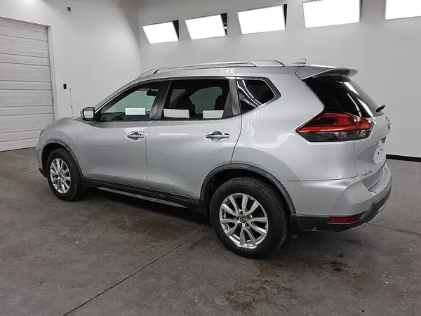 KNMAT2MV5HP610167 2017 NISSAN ROGUE - Image 2