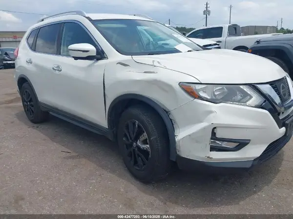 KNMAT2MV5HP610931 2017 NISSAN ROGUE - Image 1