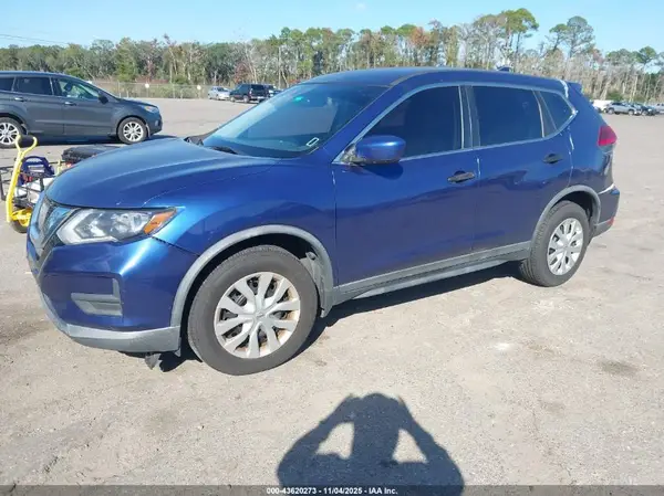 KNMAT2MV5HP612288 2017 NISSAN ROGUE - Image 2