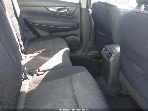 KNMAT2MV5HP612288 2017 NISSAN ROGUE - Image 8
