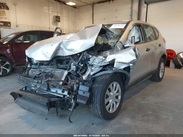 KNMAT2MV5HP616986 2017 NISSAN ROGUE - Image 2