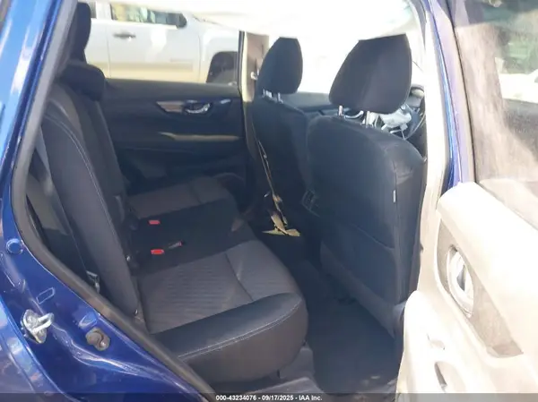 KNMAT2MV5JP500192 2018 NISSAN ROGUE - Image 8
