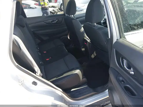 KNMAT2MV5JP501066 2018 NISSAN ROGUE - Image 8