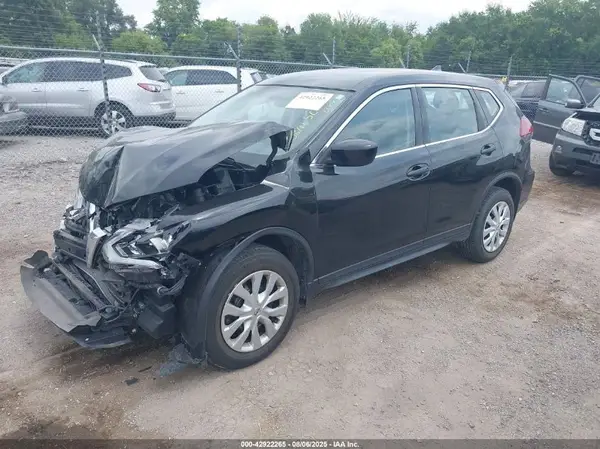 KNMAT2MV5JP501990 2018 NISSAN ROGUE - Image 2