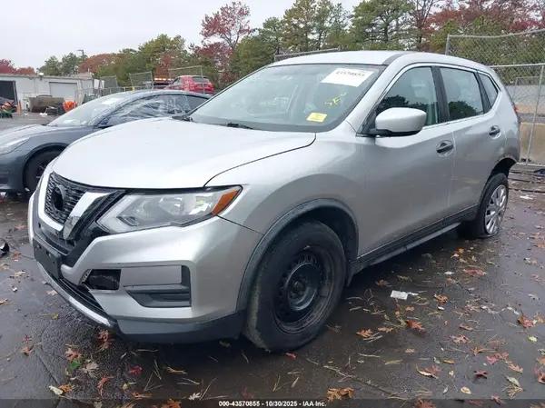 KNMAT2MV5JP506039 2018 NISSAN ROGUE - Image 2
