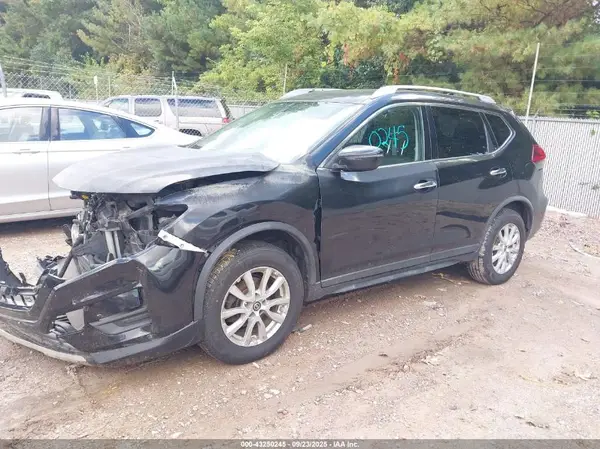 KNMAT2MV5JP507790 2018 NISSAN ROGUE - Image 2