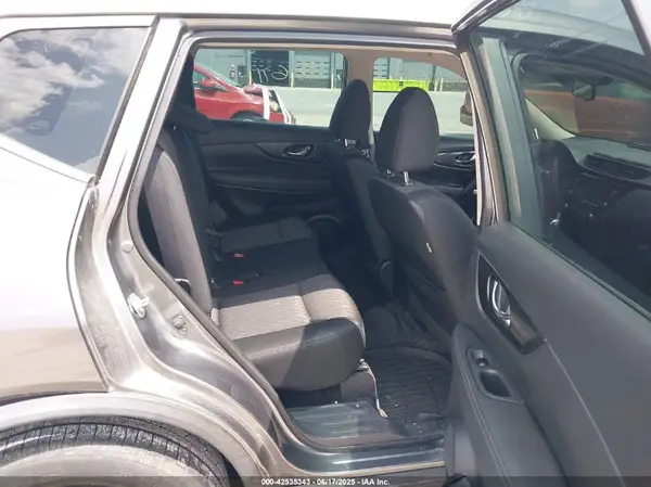 KNMAT2MV5JP509541 2018 NISSAN ROGUE - Image 8