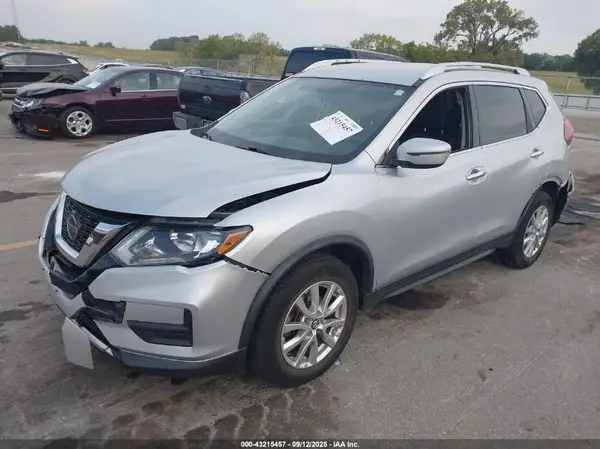 KNMAT2MV5JP514724 2018 NISSAN ROGUE - Image 2