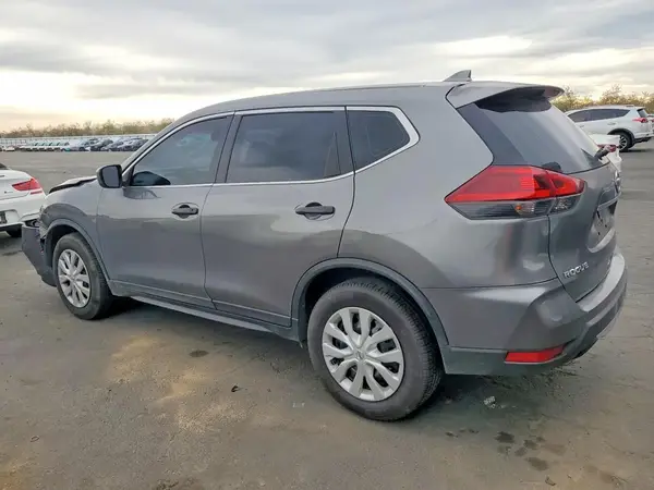 KNMAT2MV5JP516814 2018 NISSAN ROGUE - Image 2