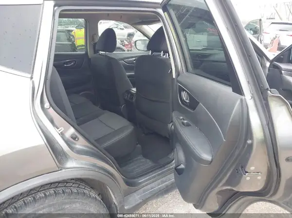 KNMAT2MV5JP527070 2018 NISSAN ROGUE - Image 8