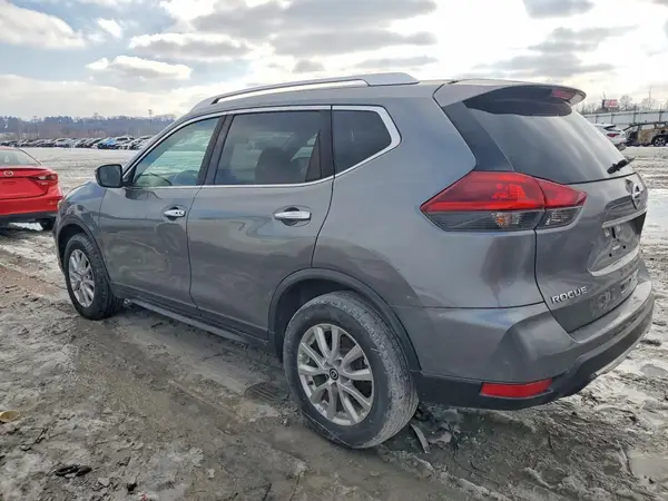 KNMAT2MV5JP527568 2018 NISSAN ROGUE - Image 2